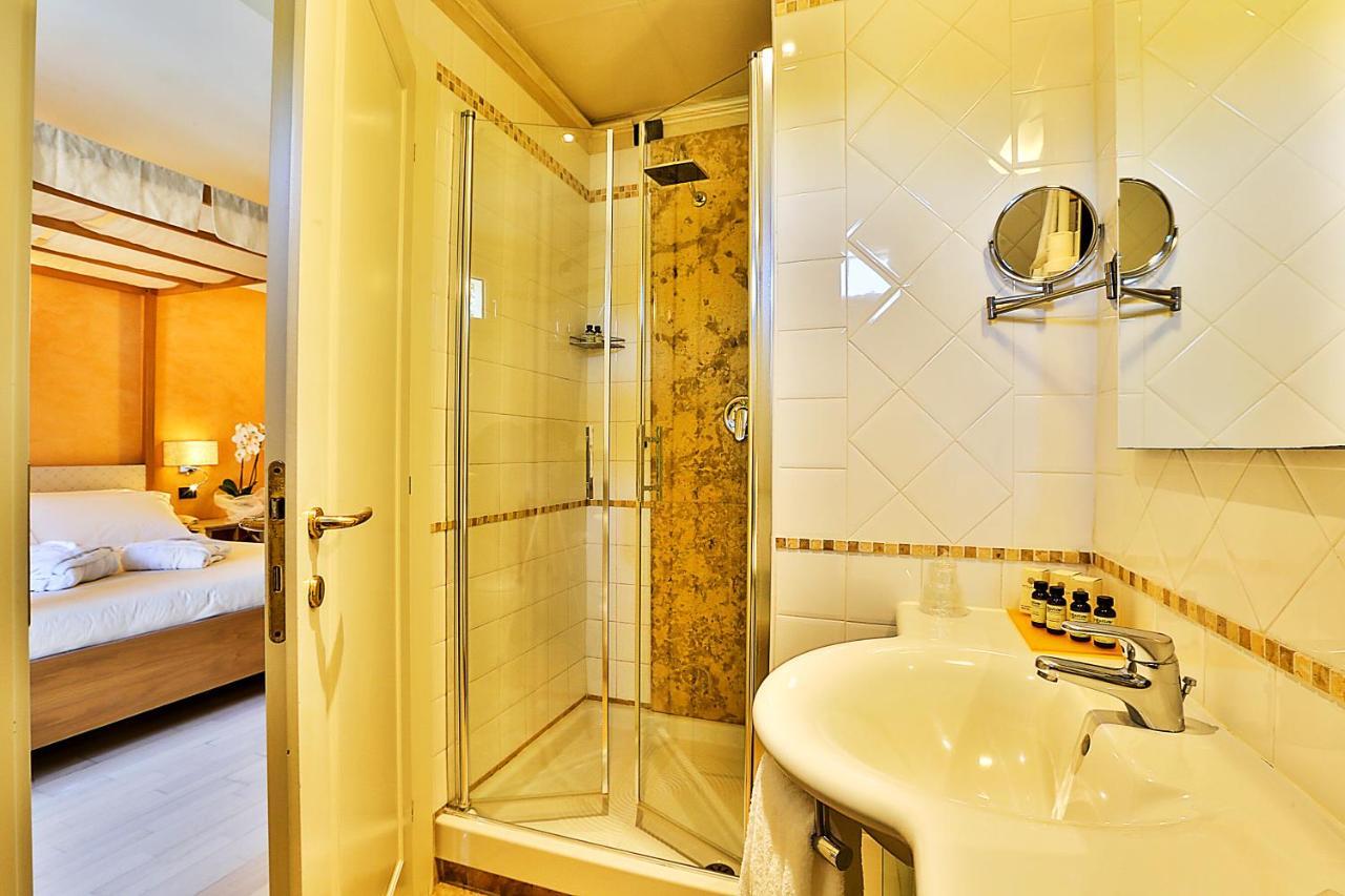 Ih Logos Dei Marmi 4*