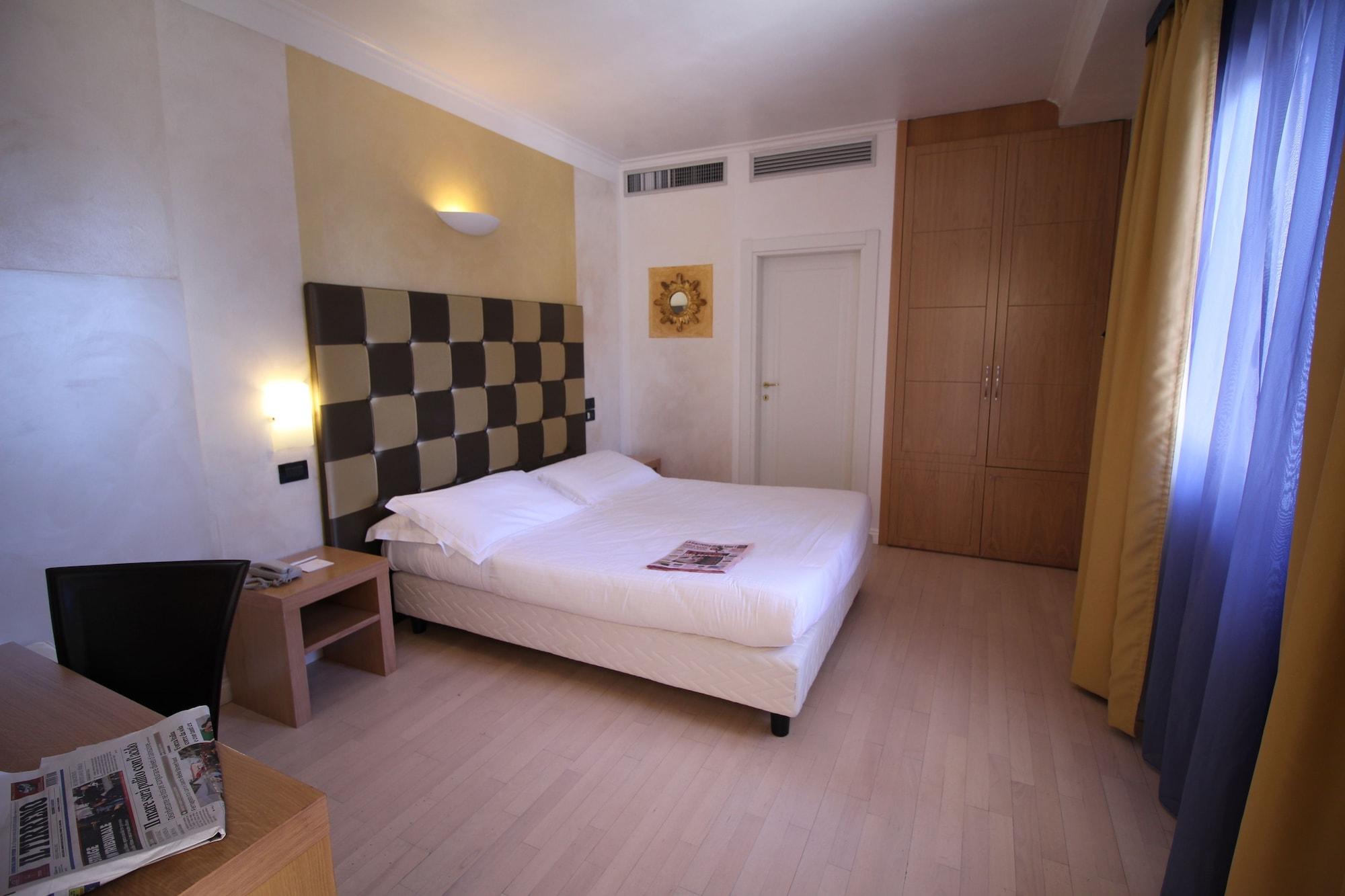 Hotel Ih Logos Dei Marmi 4*