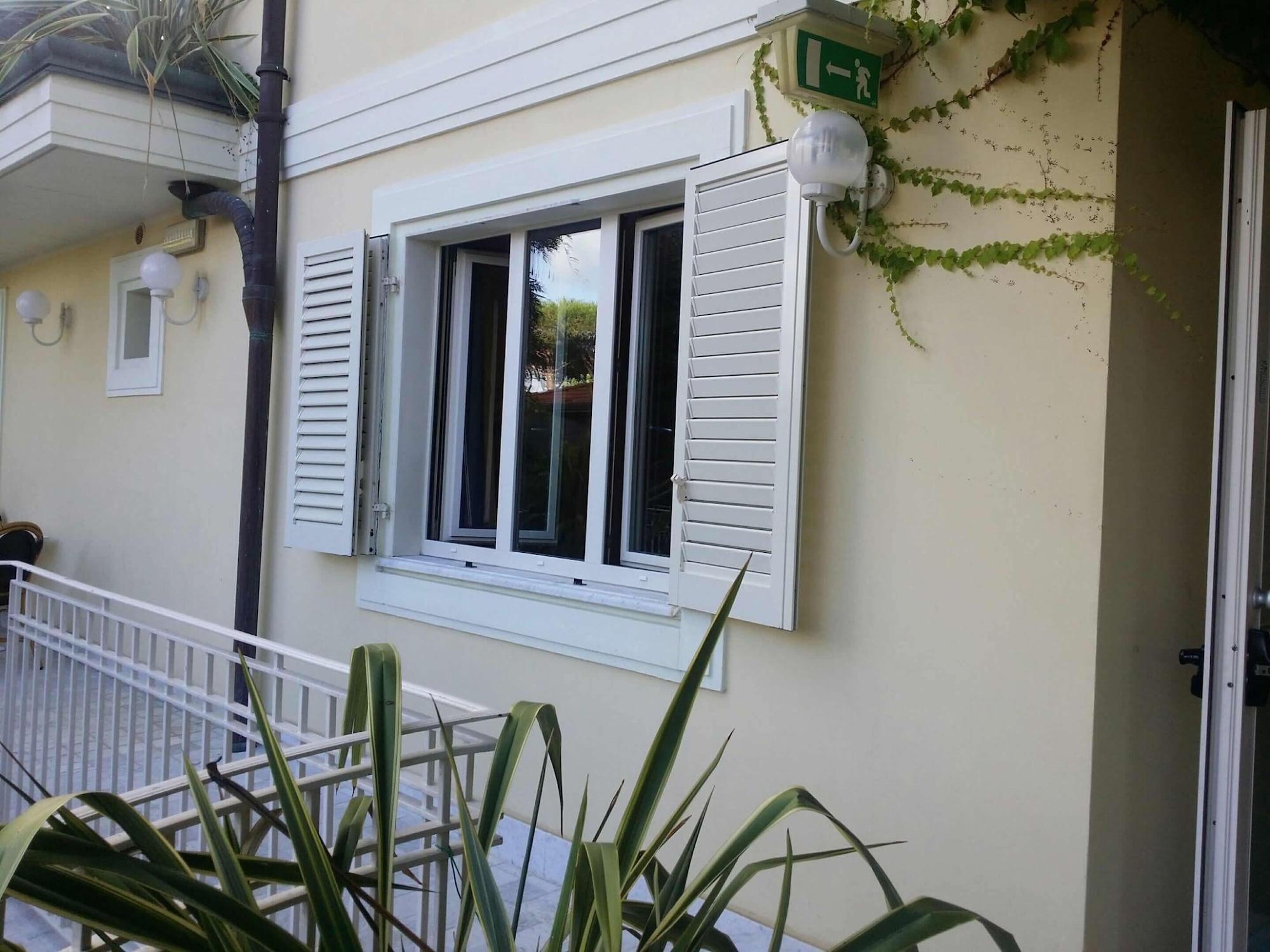 Ih Logos Dei Marmi Hotel 4*