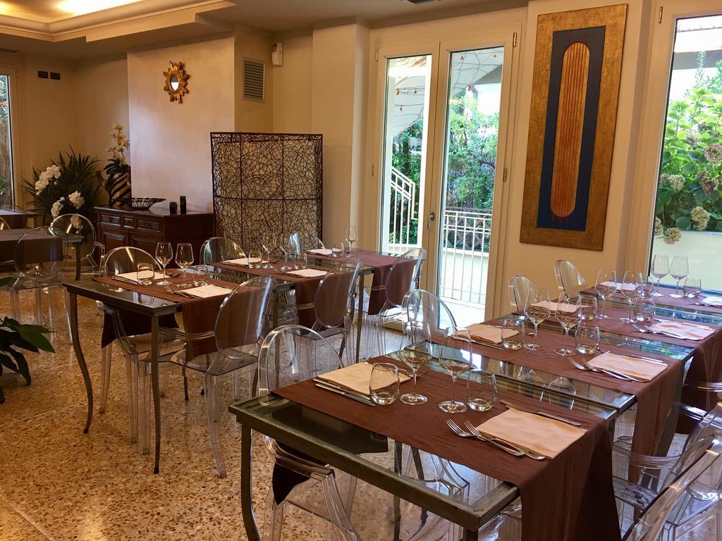 Ih Logos Dei Marmi Hotel