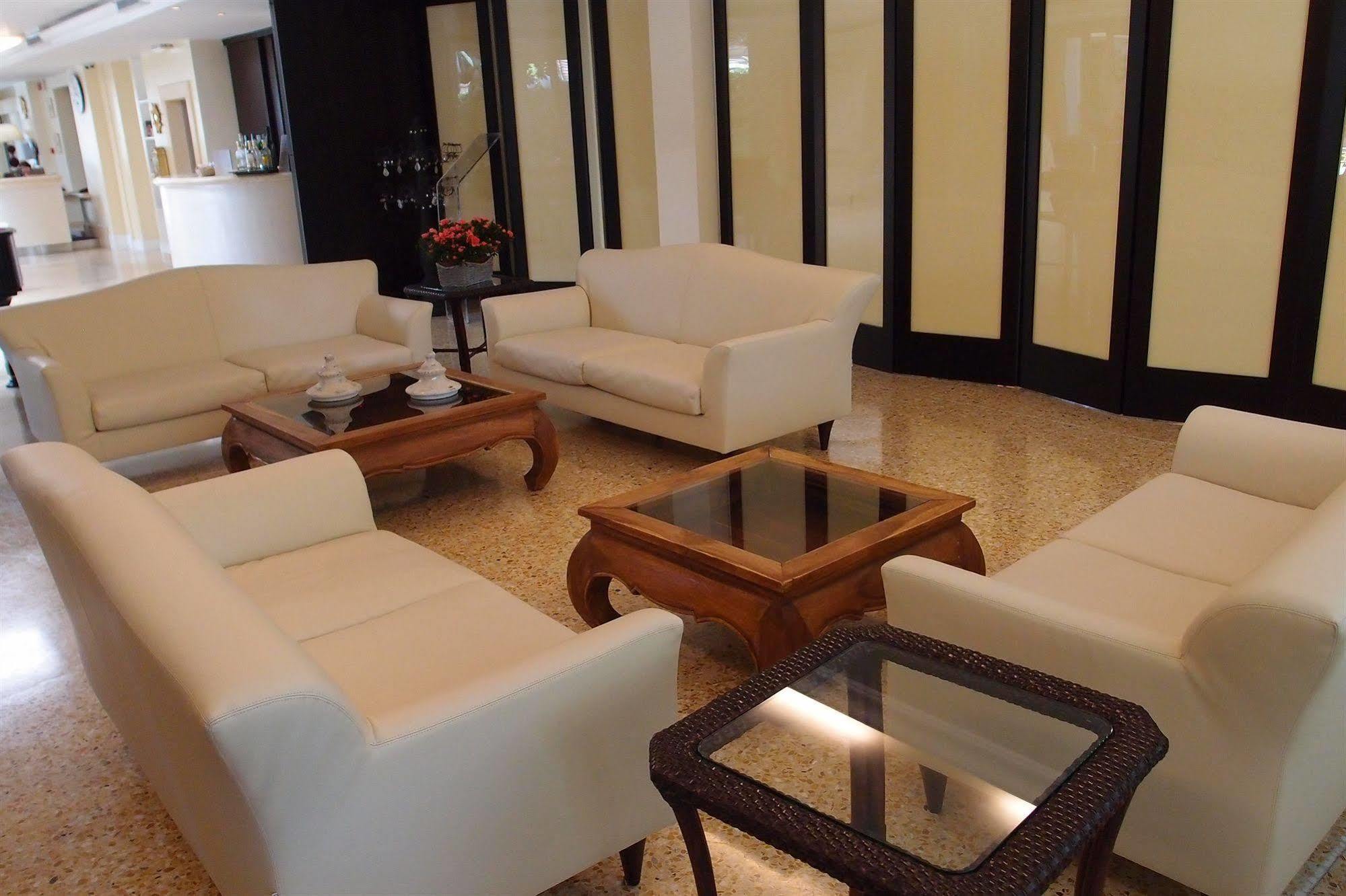 Hotel Ih Logos Dei Marmi 4*